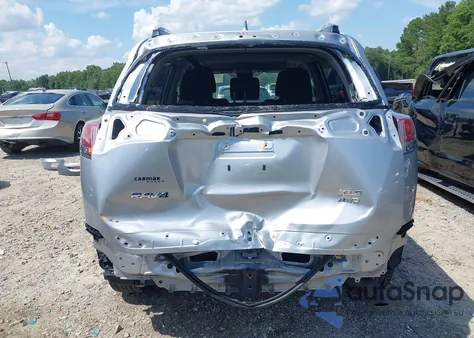 2017 Toyota Rav4 Xle z USA, uszkodzony, nr VIN 2T3RFREV5HW656166